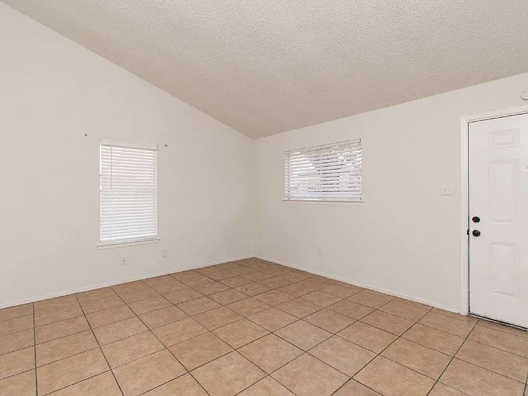 4405 Teri Rd #B — Photo 4