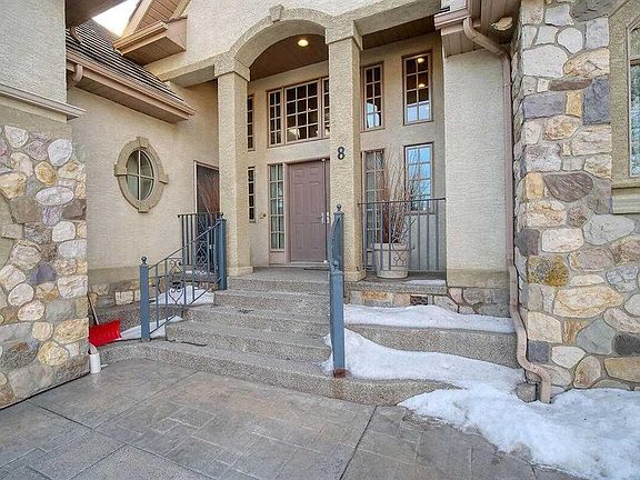 3rd image of 8 E Mount Douglas Point SE