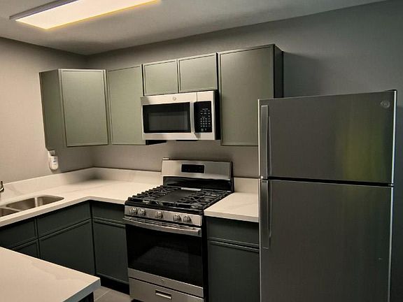 3rd image of 10305 N 15th Ave APT 8