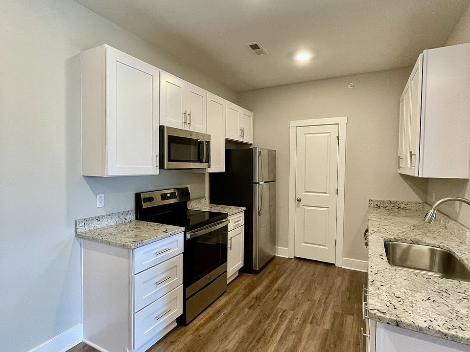 1st image of 410 English Commons Dr #403