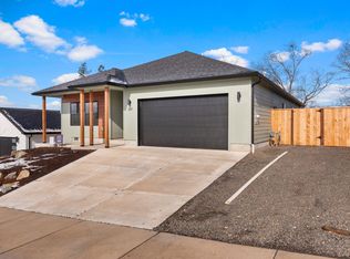 357 Arrowhead Trl, Eagle Point, OR 97524