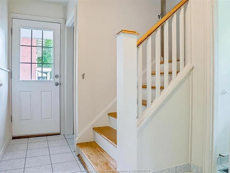 2163 College Ave — Photo 8