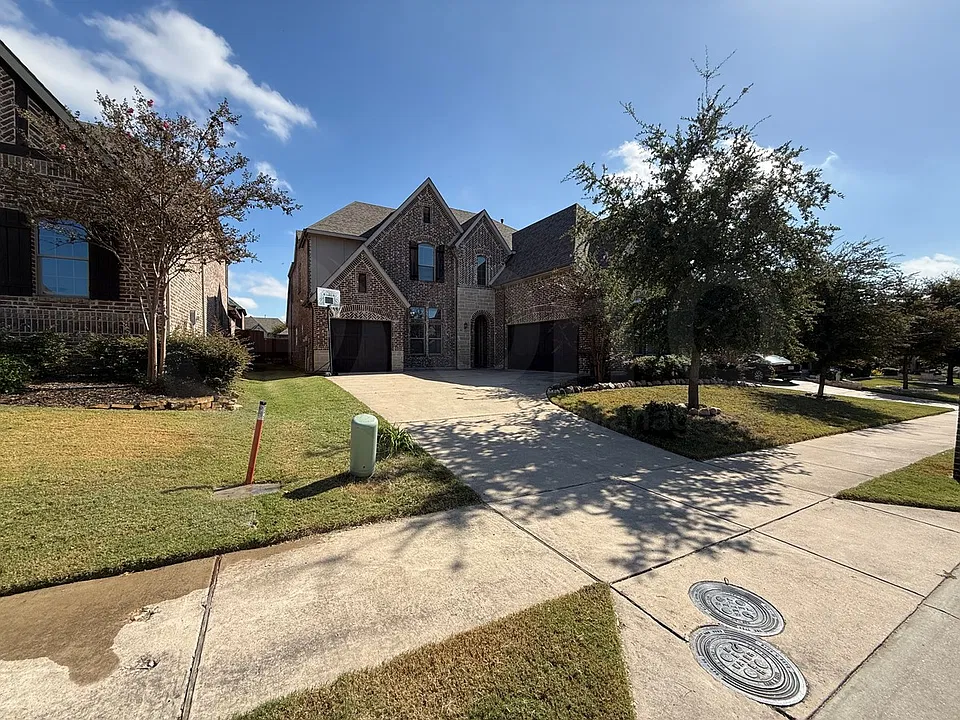 3318 Ridgecross Dr