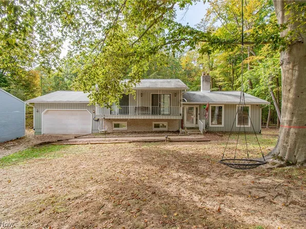 320 Hanna Dr, Tallmadge, OH 44278