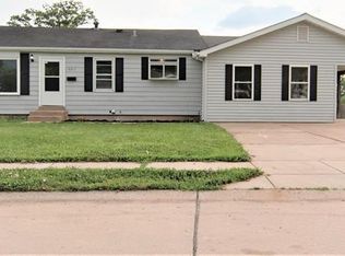 12211 Fleetwood Pl, Maryland Heights, MO