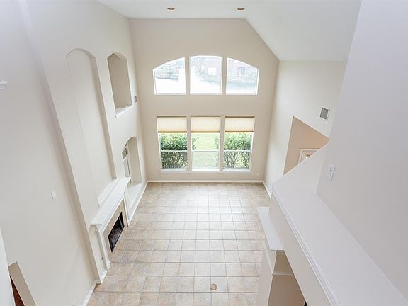 5th image of 10026 Lakeside Gables Dr