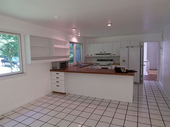 3rd image of 860 Sconset Ln