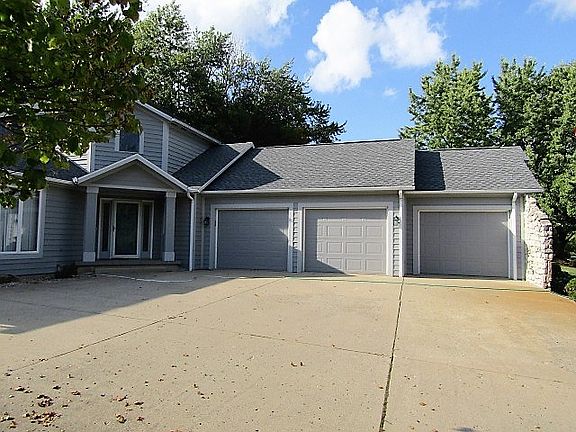 3rd image of 1328 King Arthur Dr