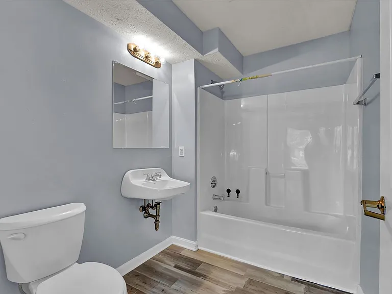 Rowan Place Apartments — Photo 48