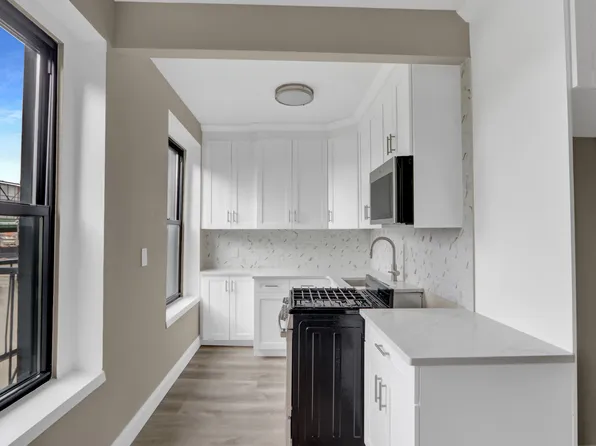 62 15th Street image 19 of 26