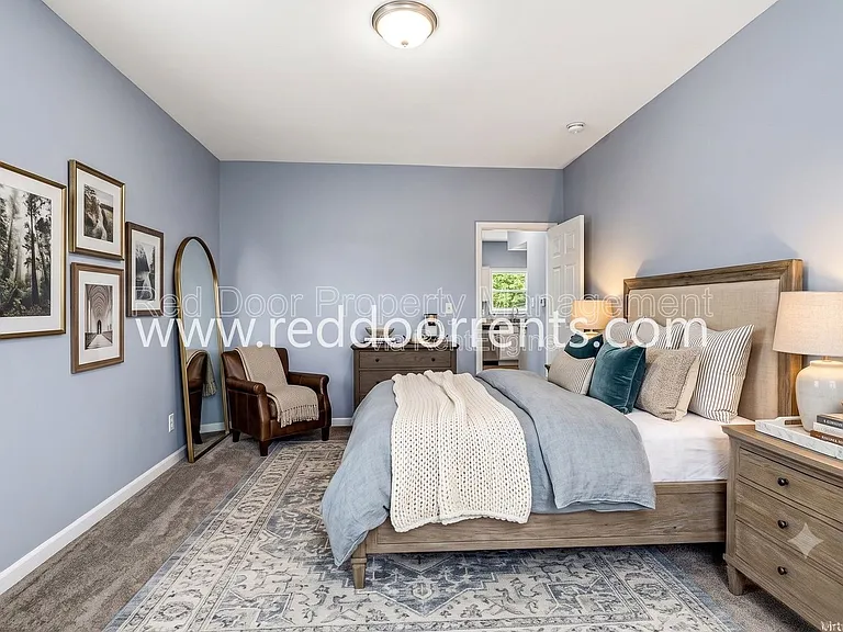 3146 Broadway St — Photo 3