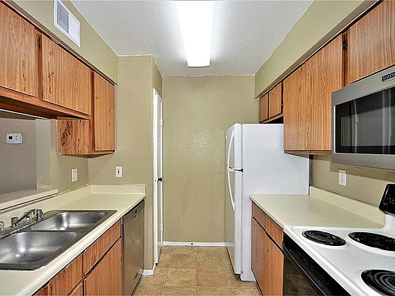 4th image of 18515 Egret Bay Blvd APT 1109