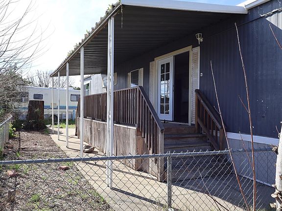 3rd image of 36 Oregon Way