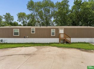 1075 W 8th St #12, North Bend, NE 68649