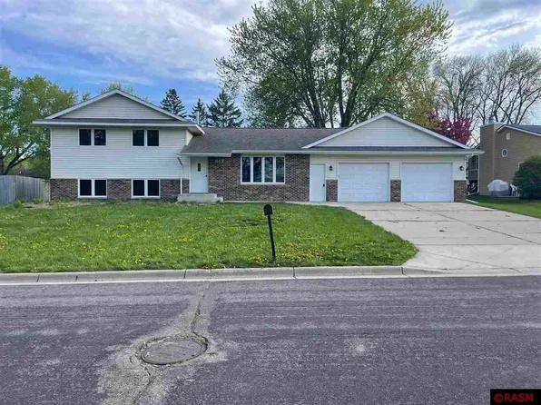 817 10th Ave NW, Waseca, MN 56093