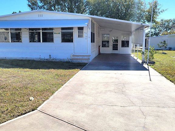 5th image of 215 Green Haven Ln W