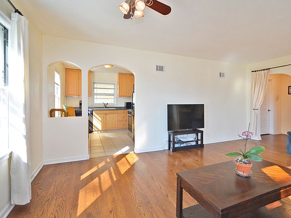 5th image of 548 Norton Ave