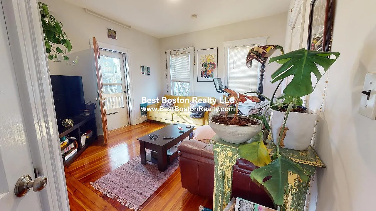 2 bed, 1.0 bath, 750 sqft, $3,400 — Photo 2
