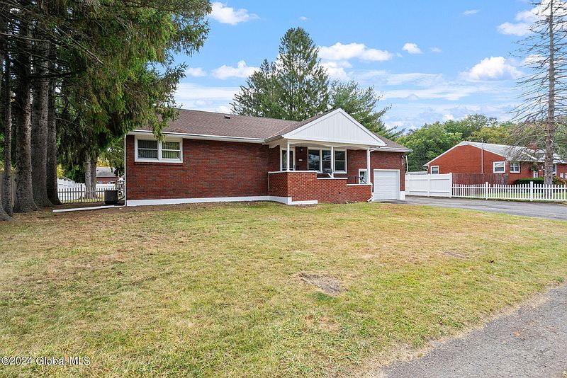 2nd image of 2128 Fiero Avenue