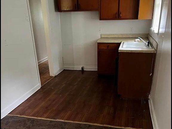 5th image of 1513 South St