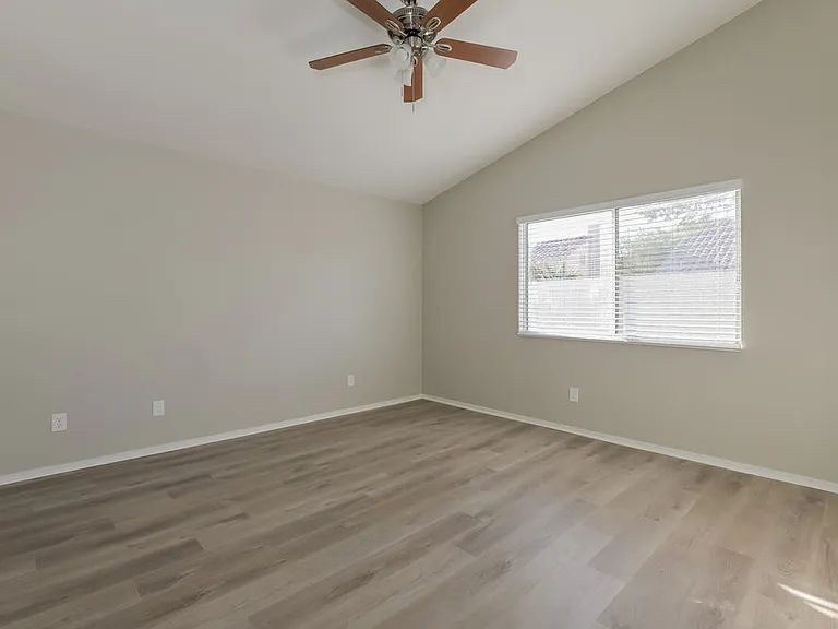 682 Covina Dr — Photo 11