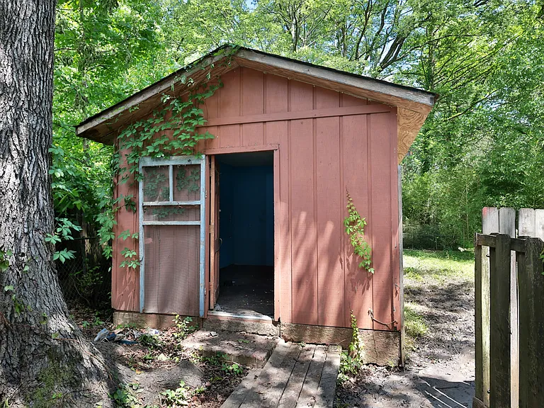 127 Barbara Ave — Photo 19