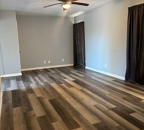 5th image of 1046 Grandview Dr