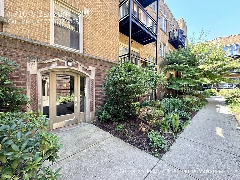 4716 N Beacon St #3W — Photo 2