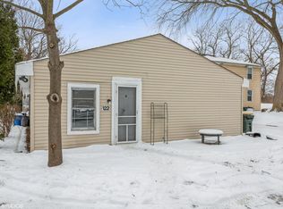 122 E State St APT 4, North Aurora, IL 60542