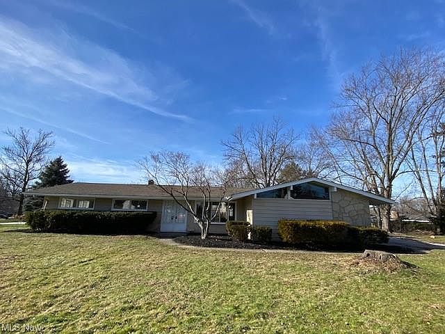 1st image of 72 Greenbriar Dr