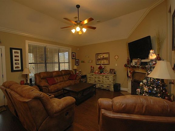 3rd image of 70 Whispering Pines Cv