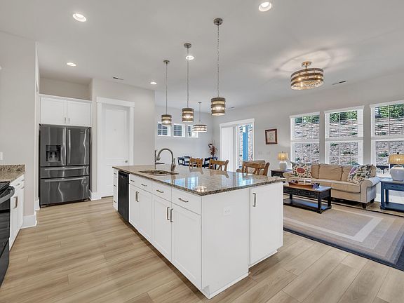 5th image of 83 Lighthaven Ln