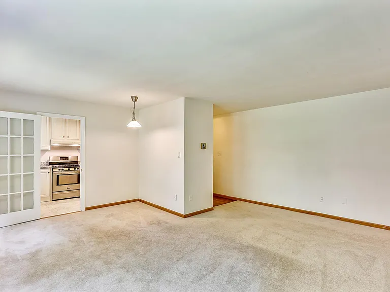10412 Montrose Ave #202 — Photo 11