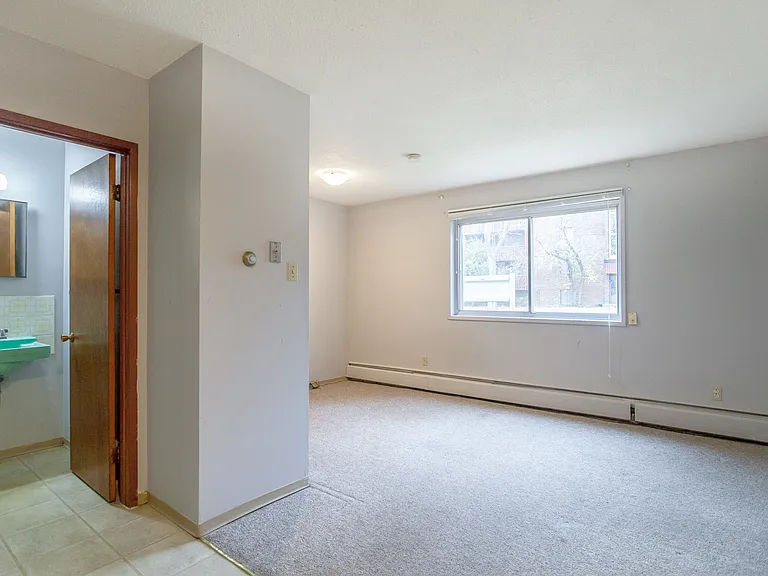 313 3rd Ave NE #9 — Photo 3