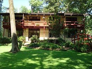 2nd image of 200 Edgewood Dr