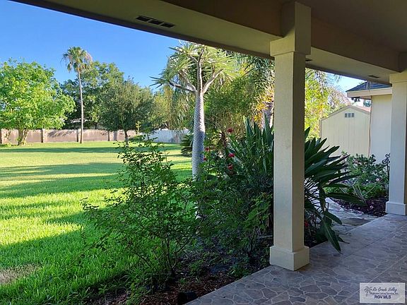 2nd image of 106 N Nueces Park Ln