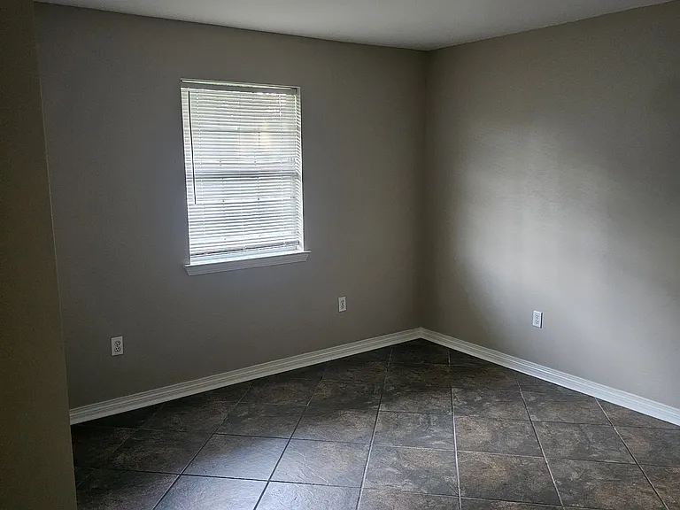 4550 Louisa Dr — Photo 11
