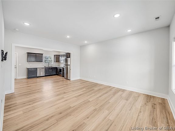 5th image of 904 Assembly Road