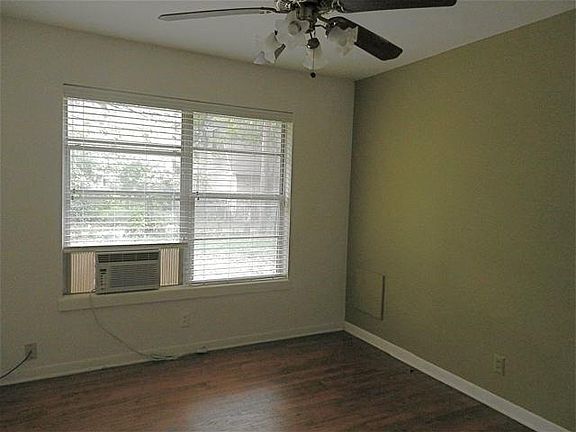 5th image of 2331 Dunloe Ave