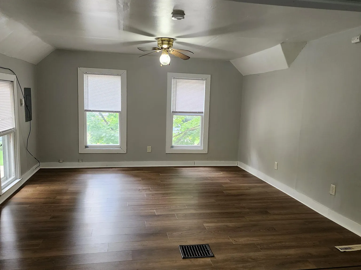 2 bed, 700 sqft, $800 — Photo 3