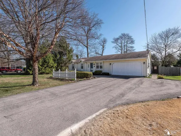7088 Elmwood Rd, Temperance, MI 48182