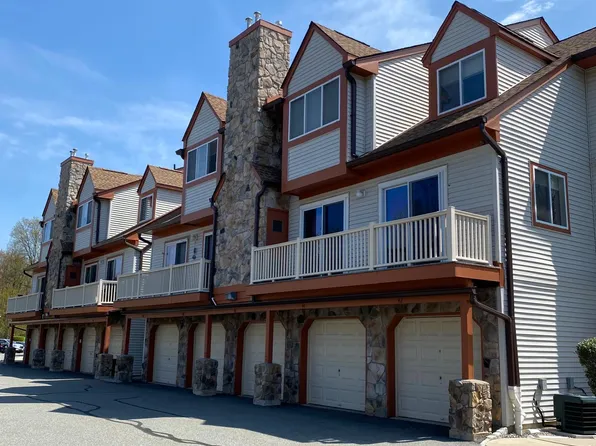 46 Woods Edge Dr, Succasunna, NJ 07876