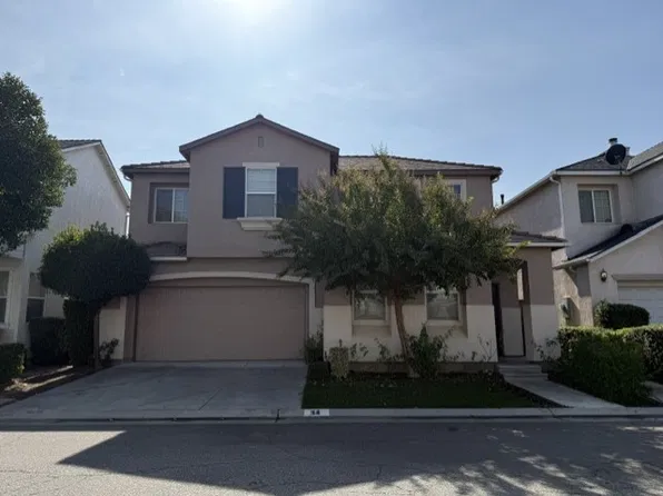 34 W Riviera Ln, Clovis, CA 93619