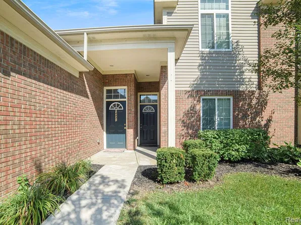14437 Shadywood Dr, Sterling Heights, MI 48312