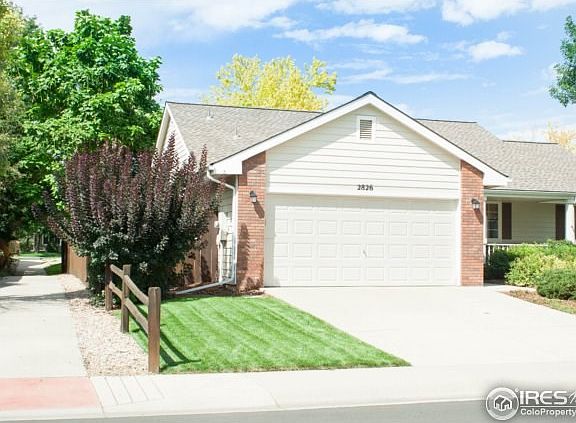 Abuts to Walk-through for extra space & privacy