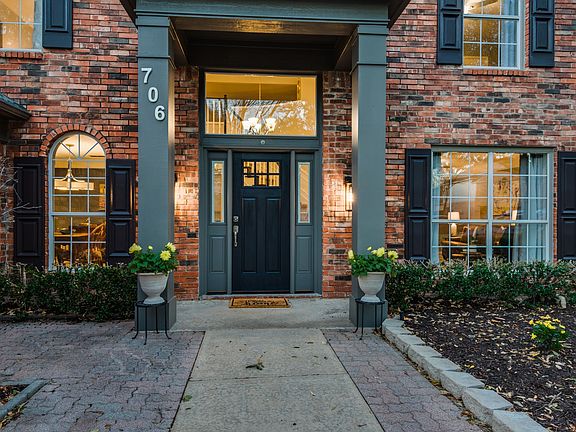 3_706-premier-pl-grapevine-tx-High-Res-4.jpg
