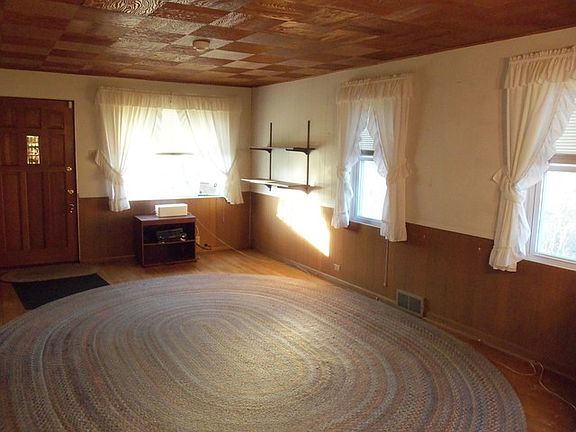 4th image of 17217 Center Ave