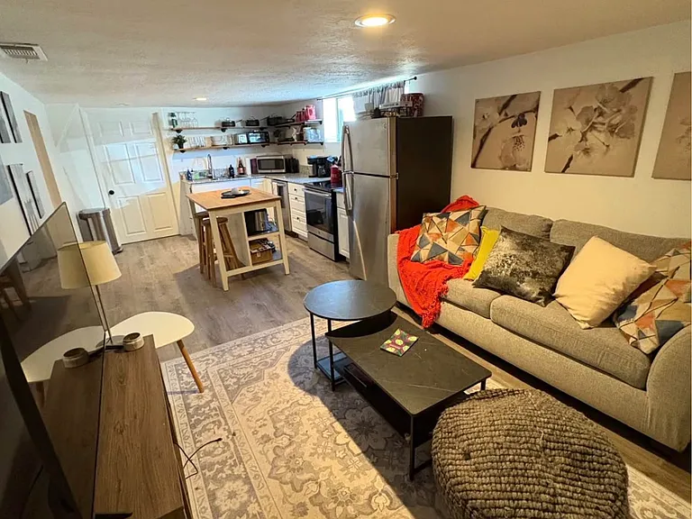 1033 E Logan Ave #2 — Photo 9
