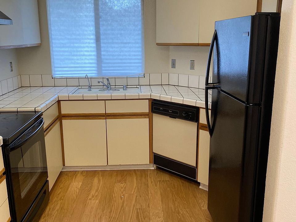 1st image of 1582 Thorncrest Dr