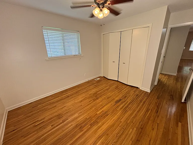9604 Temple Dr — Photo 13